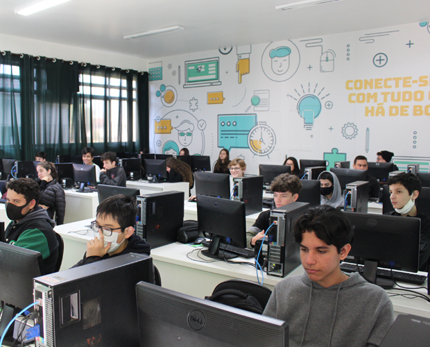 Laboratório de Informática II é remodelado para atender eficiência de ensino do Anglo